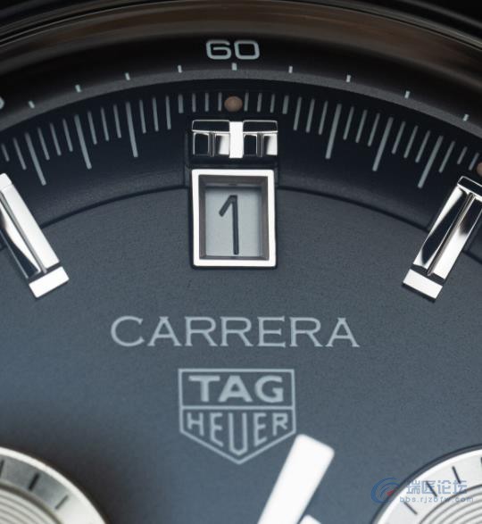 泰格豪雅卡莱拉计时码表 39 毫米“玻璃盒”腕表