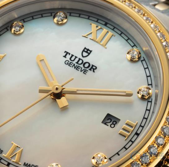 帝舵皇家腕表系列推出珍珠母贝表盘和装饰性钻石