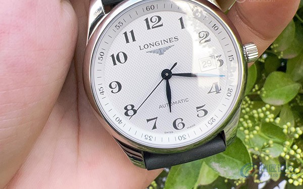 浪琴名匠的大三针手表，表盘太有质感了！